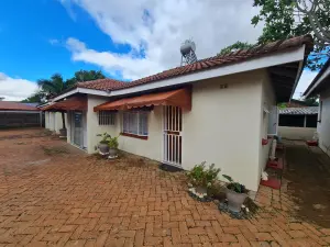 2 Bedroom Cottage/Garden Flat to Rent in Borrowdale West