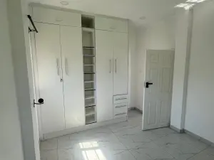 3 Bedroom Cottage/Garden Flat to Rent in Greendale North