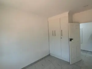 3 Bedroom Cottage/Garden Flat to Rent in Greendale North