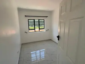 3 Bedroom Cottage/Garden Flat to Rent in Greendale North