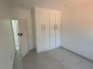 3 Bedroom Cottage/Garden Flat to Rent in Greendale North