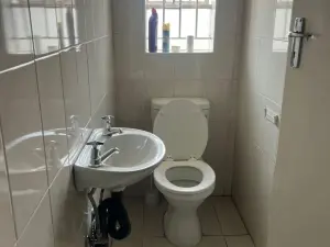 4 Bedroom House to Rent in Rockview