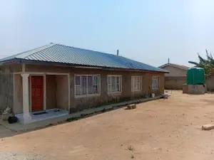 Cottage/Garden Flat for Sale