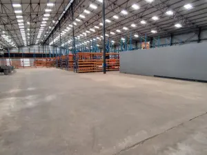 Retail/Shop to Rent in Borrowdale