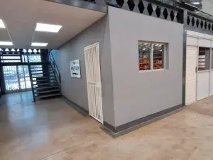 Retail/Shop to Rent in Borrowdale