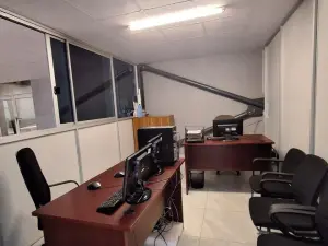 Retail/Shop to Rent in Borrowdale