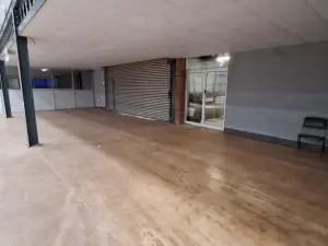 Retail/Shop to Rent in Borrowdale