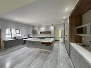 4 Bedroom House to Rent in Greendale