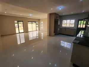 4 Bedroom House to Rent in Manresa