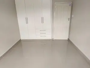 4 Bedroom House to Rent in Manresa