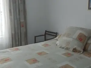 Flat/Apartment to Rent in Avondale West