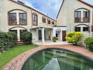 Townhouse/Cluster to Rent in Newlands