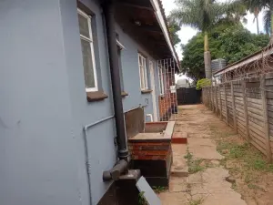 4 Bedroom House to Rent in Dzivarasekwa