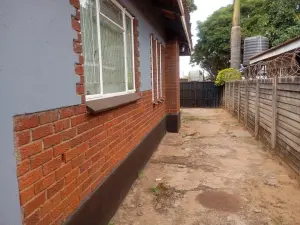 4 Bedroom House to Rent in Dzivarasekwa
