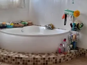 6 Bedroom House to Rent in Borrowdale Brooke