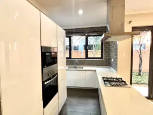 Townhouse/Cluster to Rent in Greendale