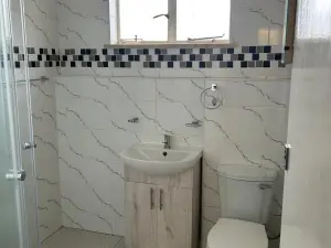 Flat/Apartment to Rent in Avondale