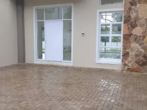 5 Bedroom House to Rent in Borrowdale