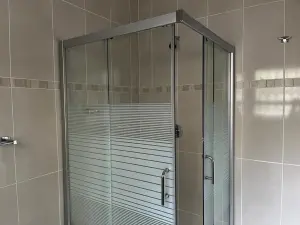 4 Bedroom House to Rent in Greendale North