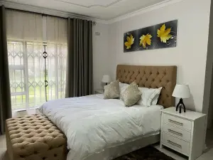 4 Bedroom House to Rent in Greendale North