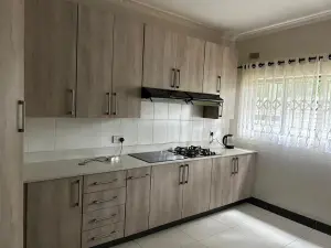 4 Bedroom House to Rent in Greendale North