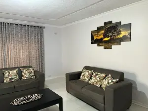 4 Bedroom House to Rent in Greendale North