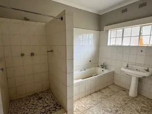 3 Bedroom House to Rent in Chisipite