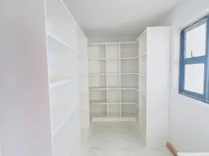 8 Bedroom House to Rent in Greystone Park