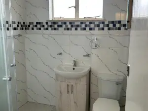 Flat/Apartment to Rent in Avondale