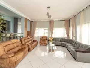 House to Rent in Borrowdale