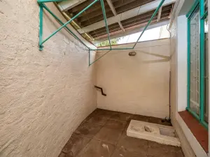 2 Bedroom Cottage/Garden Flat to Rent in Borrowdale