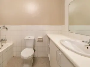 2 Bedroom Cottage/Garden Flat to Rent in Borrowdale