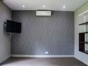 Office to Rent in Borrowdale