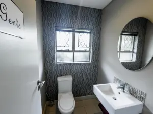 Office to Rent in Borrowdale