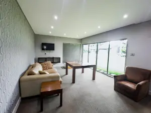 Office to Rent in Borrowdale