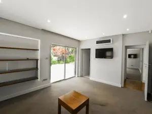 Office to Rent in Borrowdale