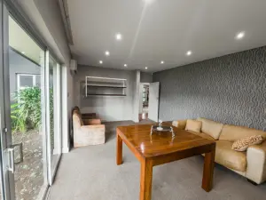 Office to Rent in Borrowdale