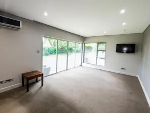 Office to Rent in Borrowdale