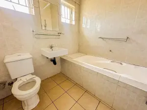 4 Bedroom House to Rent in Greendale