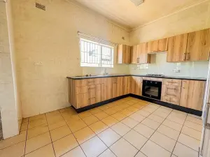 4 Bedroom House to Rent in Greendale