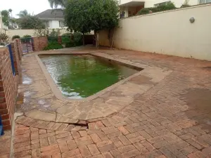 2 Bedroom House to Rent in Avenues