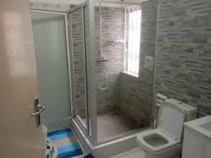 2 Bedroom House to Rent in Avenues