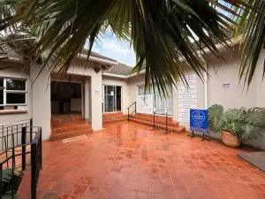 Office to Rent in Highlands