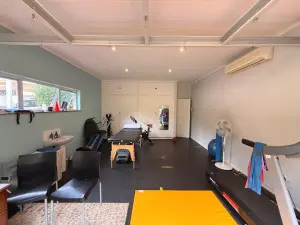 Office to Rent in Highlands