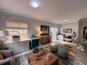 Office to Rent in Highlands