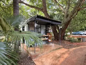 Office to Rent in Highlands