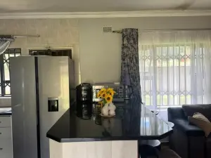 3 Bedroom Cottage/Garden Flat to Rent in Gletwin Park