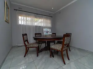 4 Bedroom House to Rent in Mount Pleasant