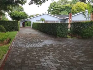 5 Bedroom House to Rent in Bluff Hill
