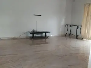 5 Bedroom House to Rent in Bluff Hill